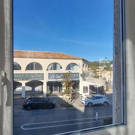 Appartement Face A La Mer Dans Le Charmant Village De Sausset-Les-Pins Exterior photo