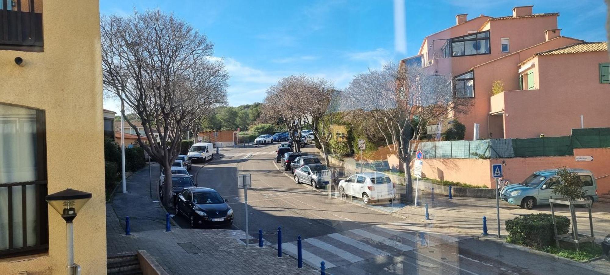 Face A La Dans Le Village De Apartment